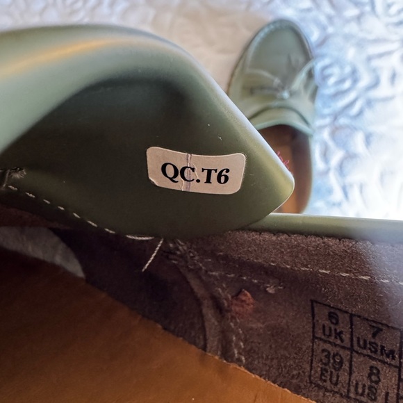 Dr. Martens Adrian Tassel Loafers – Olive Green | Y2K | 39 - Picture 9 of 10